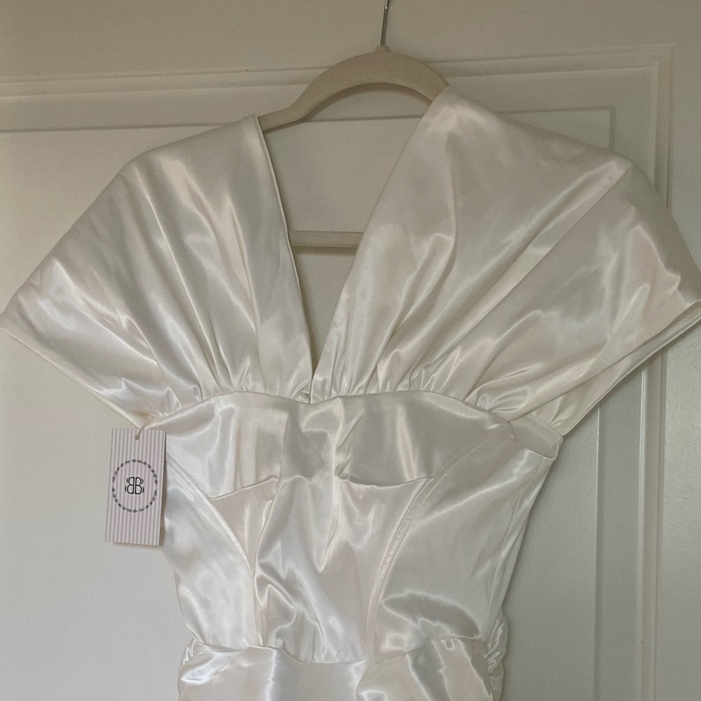 Dress - Picture 8 of 8